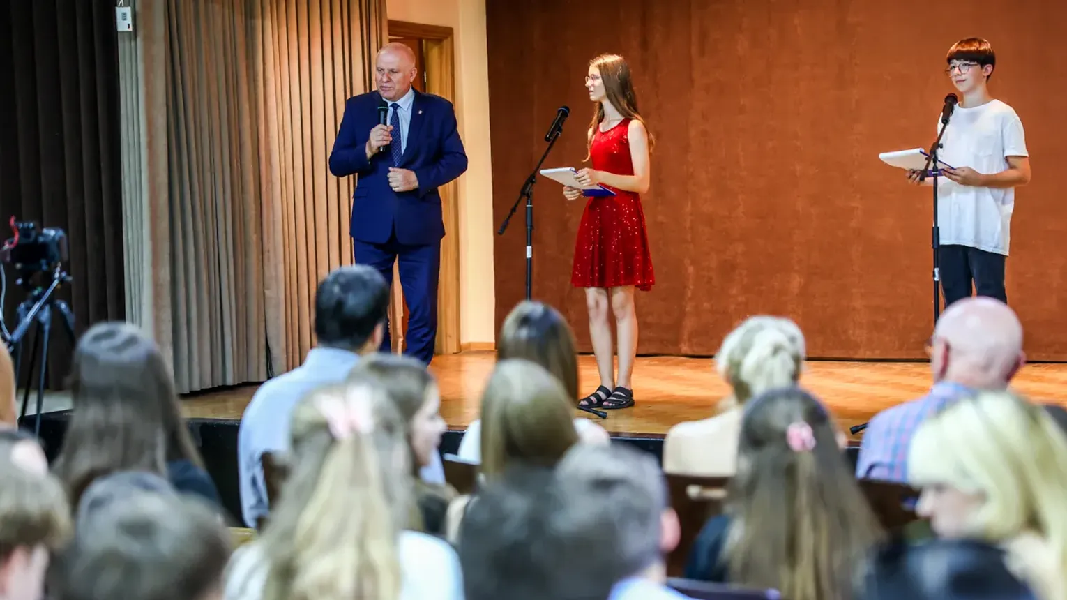 Budujemy mosty łączące młodych Polaków mieszkających poza granicami kraju z Ojczyzną