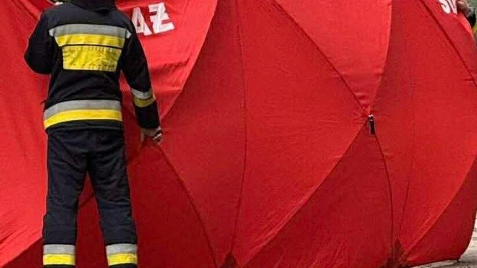 Groźny wypadek na terenie poligonu w Nowej Dębie. 29-latek trafił do szpitala