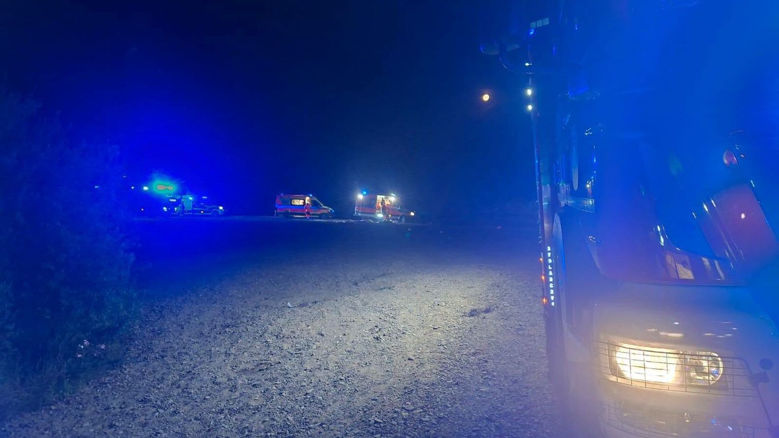 Nocna awantura na plaży w Chełmie pod Bochnią. Nietrzeźwy 23-latek miał potrącić kobietę i zakopać auto w piasku