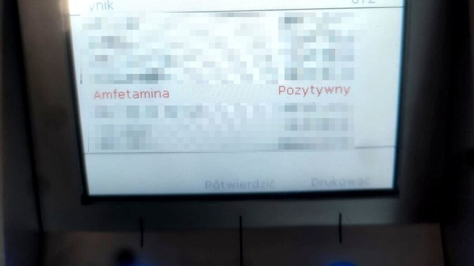 Przyjechał na dozór będąc pod wpływem amfetaminy i bez prawa jazdy
