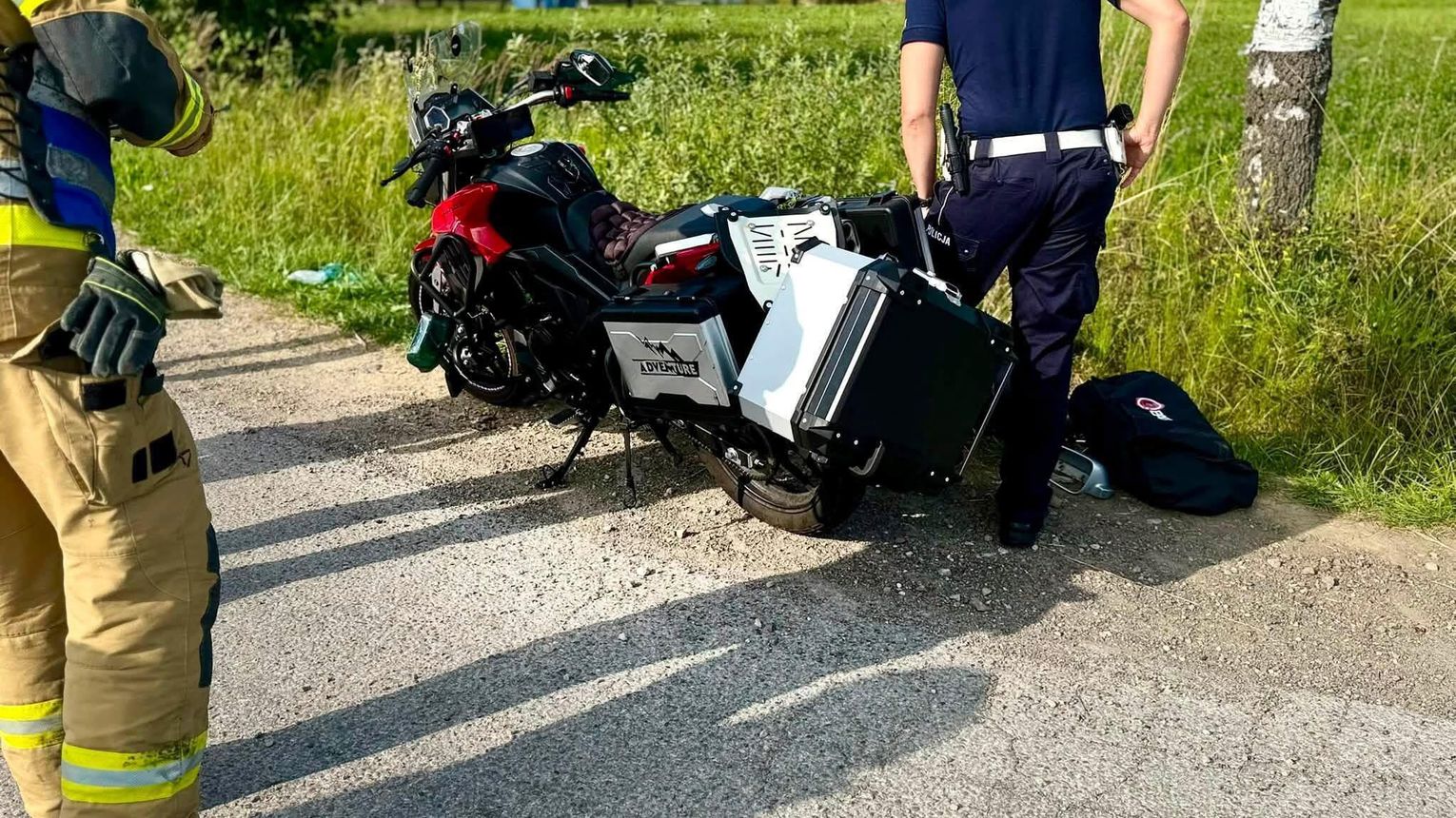 Wypadek motocykla i samochodu w Kowalowej. Kierujący jednośladem został ranny