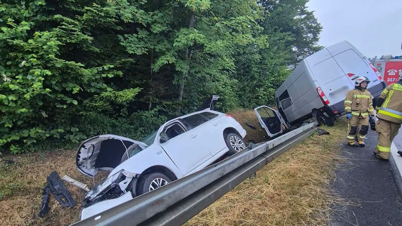 Wypadek na DK28 w Gródku. Trzy osoby trafiły do szpitala